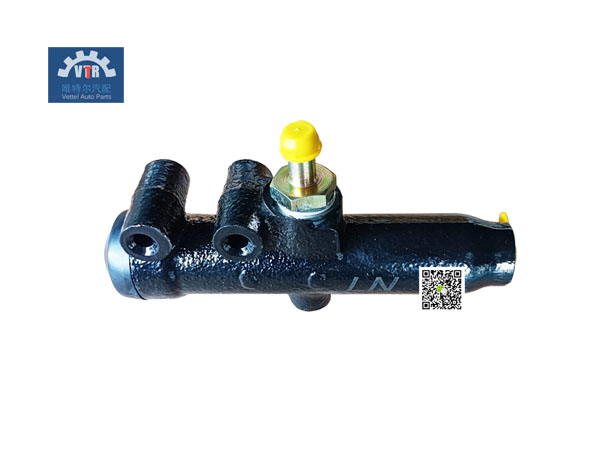 520 295 00 06   離合器總泵  Clutch master cylinder  BEIBEN TRUCK-北奔重卡 520 295 00 06   離合器總泵  Clutch master cylinder  BEIBEN TRUCK-北奔重卡